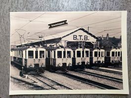 Birsigtalbahn - Triebwagen Parade vor dem Depot - Foto