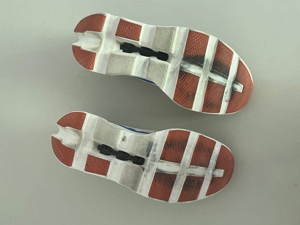 On Scarpe da uomo: ON Cloudmonster 44 Laufschuhe – Usato da Zürich venduto da joric96 2
