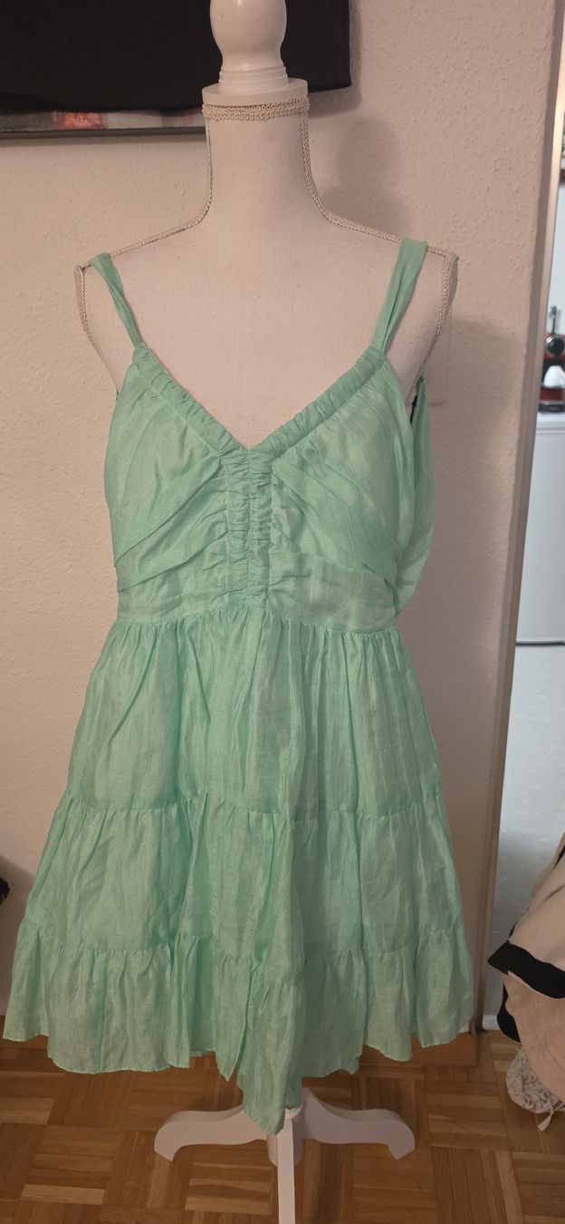 Sandro Robes: Sandro Kleid Gr 36 – Neuf (Voir description) à St. Gallen par mania03 1