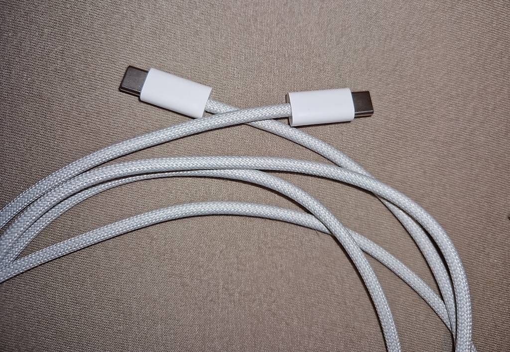 Cavi: USB-C zu USB-C Ladekabel- 2 Meter – Usato da Rafz venduto da nus_dr2n