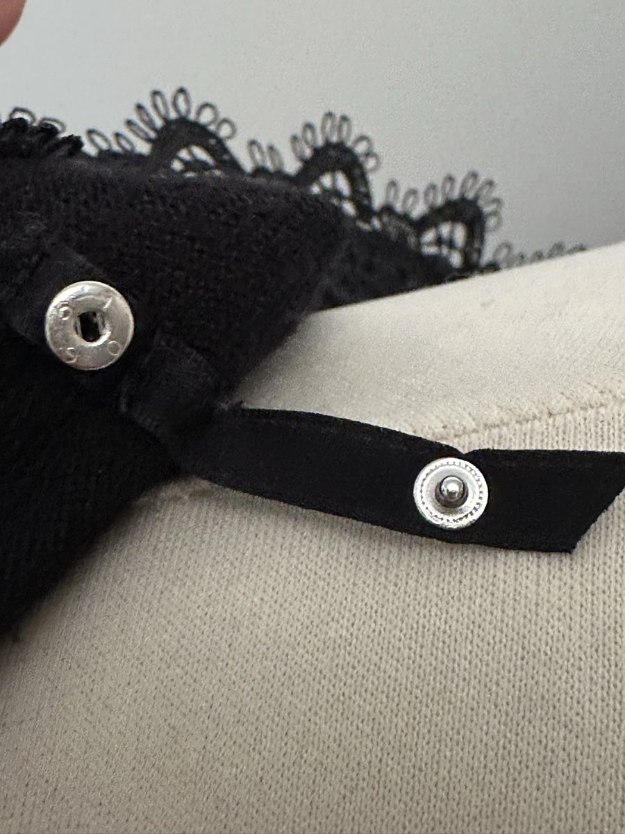 Zara Maglioni & Felpe: ZARA - V-Pullover mit Spitzenausschnitt Gr. L, black – Usato da Dübendorf venduto da san_tt6m 5