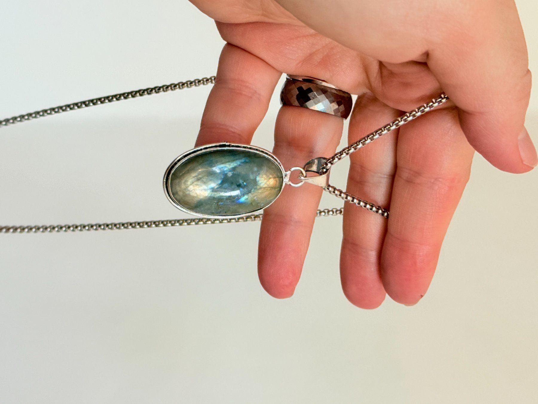 Catenine: Collier Labradorite - Élégance Intemporelle – Nuovo e nell'imballaggio originale da Genève venduto da AWWA 3