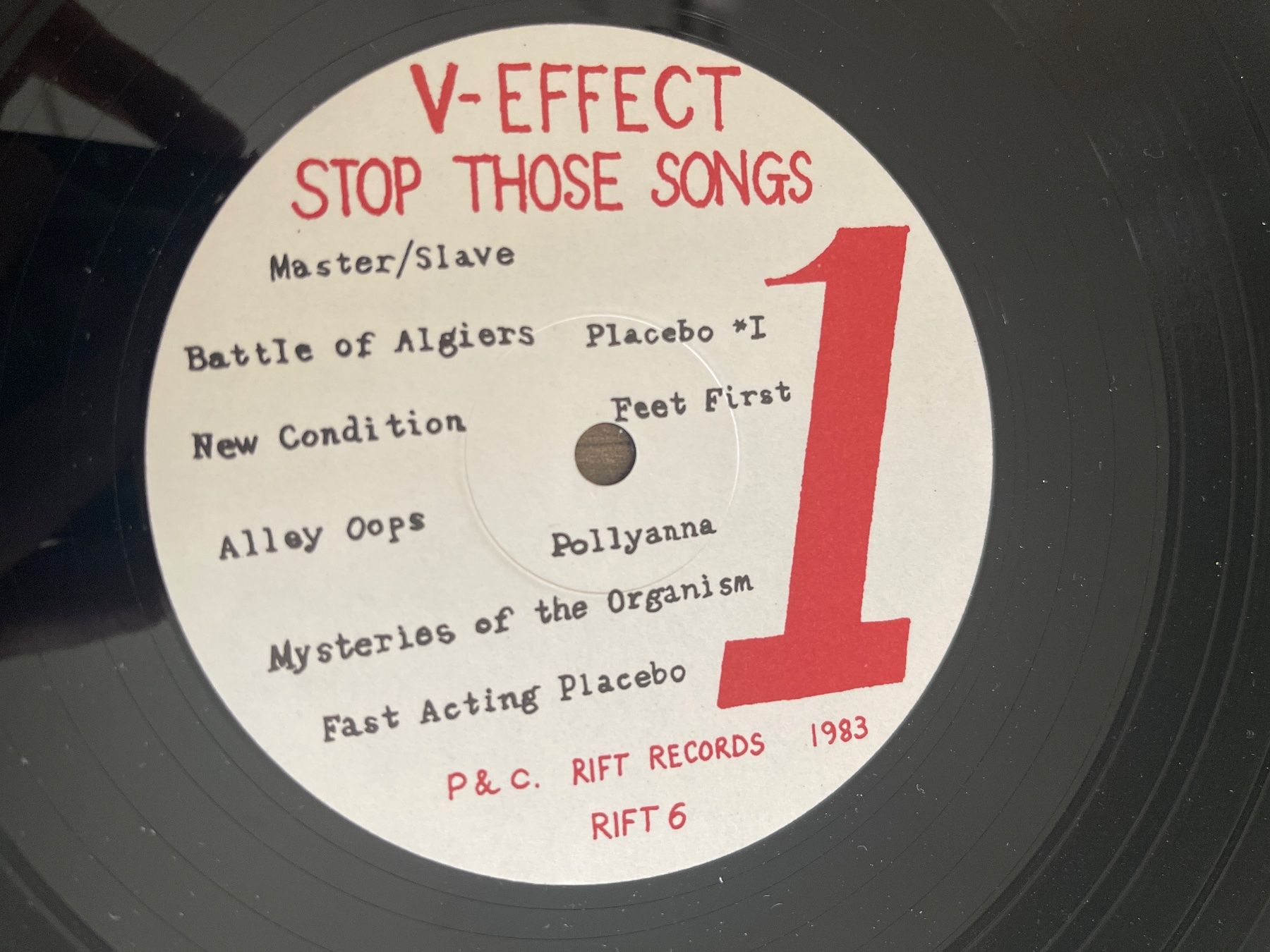 Vinyles: A4/V-Effect - Stop Those Songs – D'occasion à Frutigen par Philippe_jsp 2