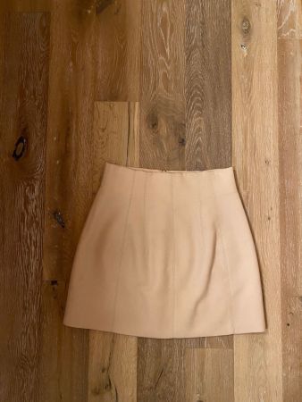 Great beige skirt with zip. XS