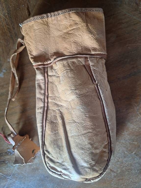 Posate: Antike Knochen-Handarbeit Messerset mit Ledertasche  – Usato da Wynau venduto da Ziegler_Secondhand 4