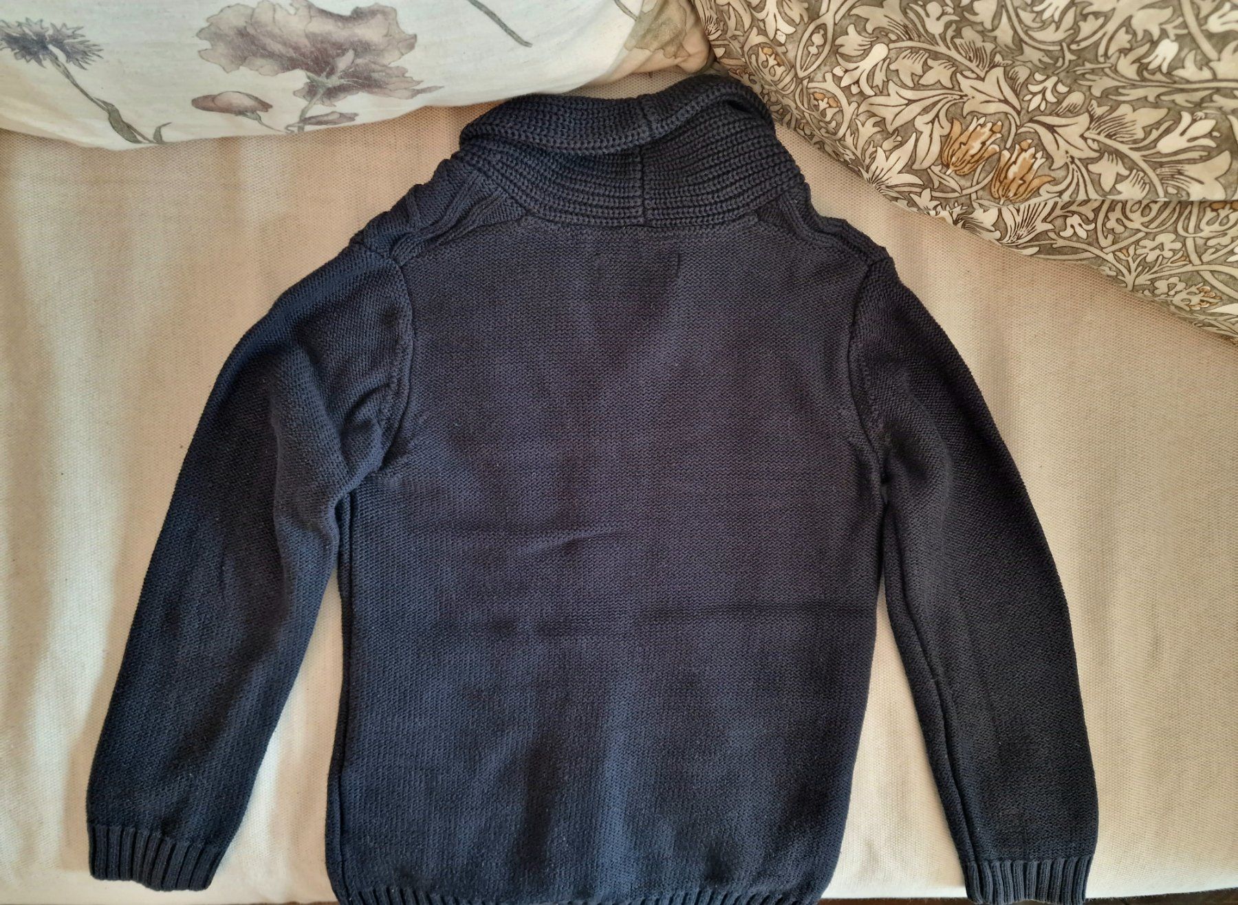 Next Pulls et sweat-shirts: Dunkelblauer Zopfstrickpullover mit Schalkragen Gr. 128 – D'occasion à Zürich par Pemberleys 1