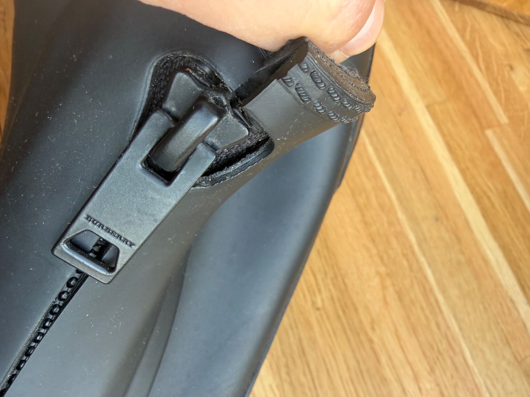Burberry Damenschuhe: Burberry Gummistiefel 39 – Gebraucht aus Dübendorf von gas_2wcn 3