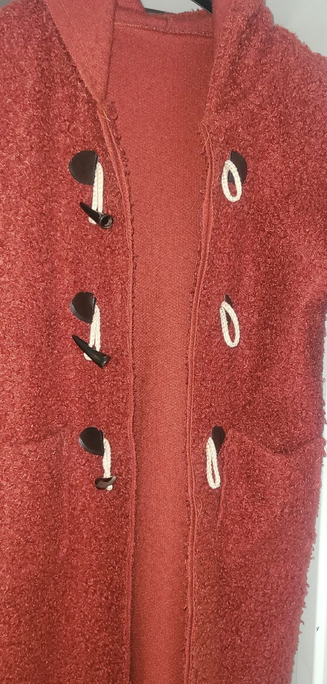 Cappotti: Duffle-coat rouge à capuche texture bouclée – Usato da Neuchatel venduto da Annikika 4