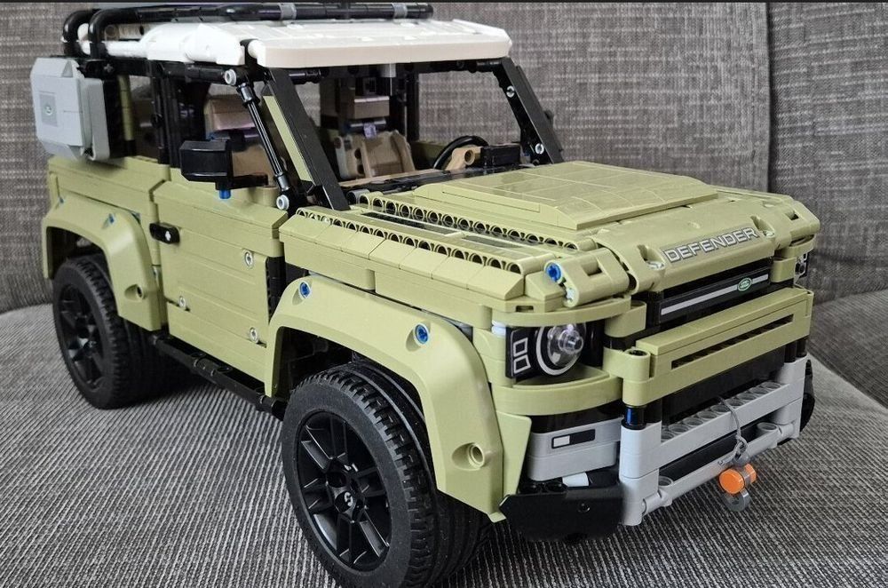 Lego Kit di costruzioni: LEGO Technic Land Rover Defender 42110 – Usato da Selkingen venduto da Mazurit 1