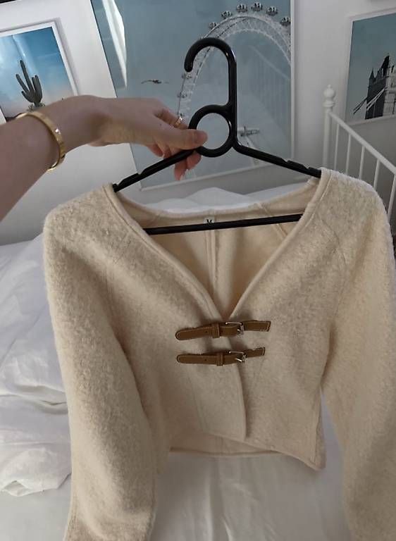 Vestes: Strickjacke mit Schnallen, Gr. M – D'occasion à Dietlikon par lizz.yy 3