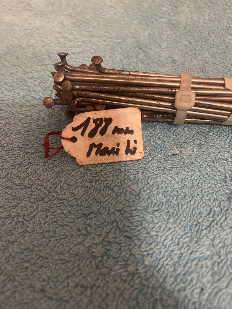 Parti ricambio per ciclomotori: Speichen Länge 188mm Durchmesser 2.5mm – Usato da Fahrni b. Thun venduto da Bergers_occasionen 1
