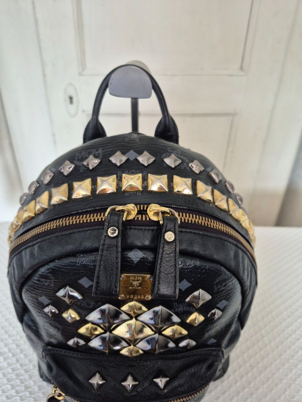 Mcm Zaini: MCM Rucksack mit Nieten – Usato da Dottikon venduto da Pega7 2