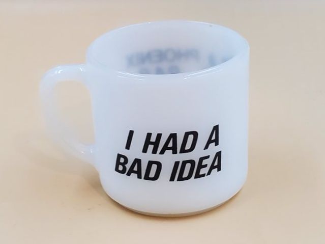 Tazze: Tasse "I'm a Phoenix Bad Guy" en opaline blanche 70's – Usato da Rennaz venduto da La_malle_du_dauphin 1