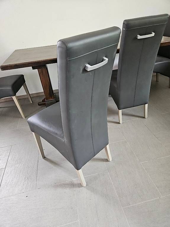 Set di tavolo e panche: Table style monastère + 7 chaises – Usato da La Chaux-de-Fonds venduto da Hyspeedy 2