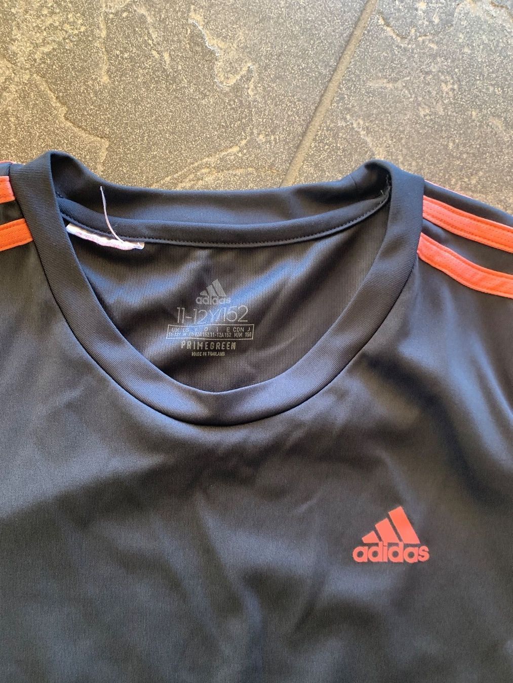 Adidas Camicette, T-shirt & Top: Adidas T-Shirt Mädchen Gr152 – Usato da Biel-Benken BL venduto da BelginE 1