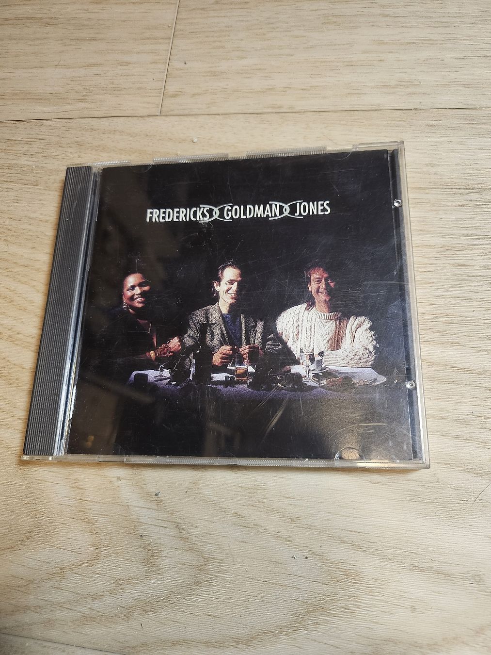 CD: CD Fredericks Goldman Jones – Usato da La Joux FR venduto da car_ck96