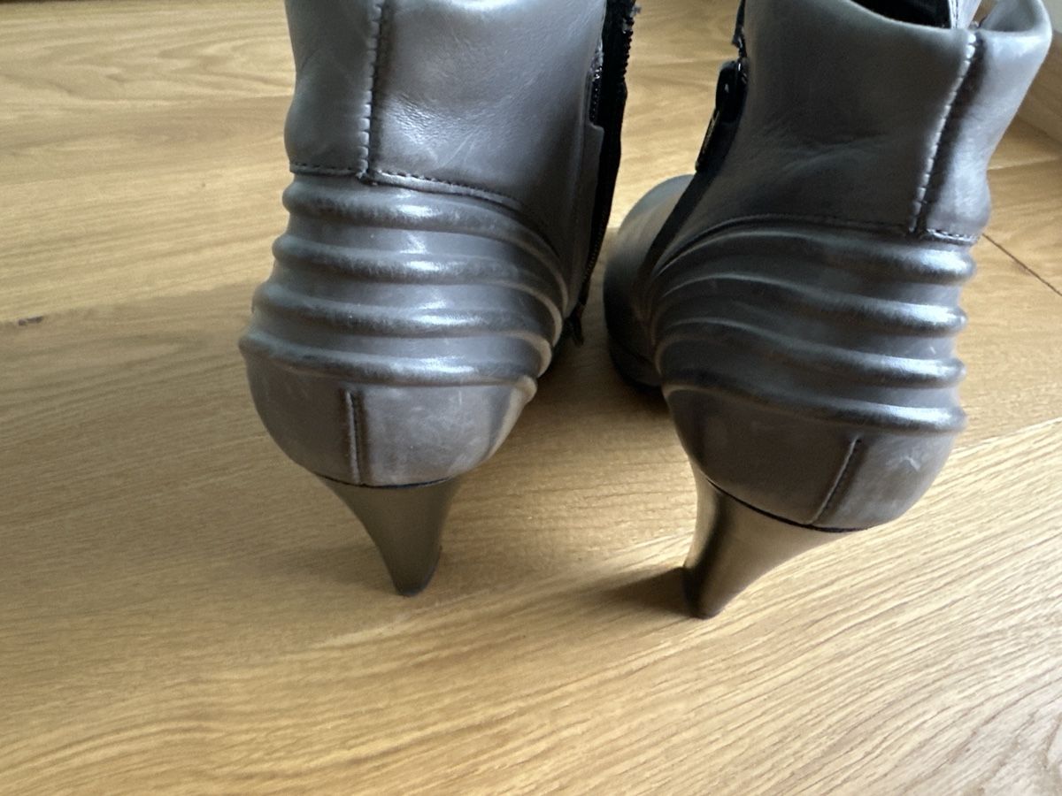 Paul Green Scarpe da donna: Paul Green Echtleder Stiefeletten Grau Gr. 39 – Usato da Chur venduto da Renibe 3