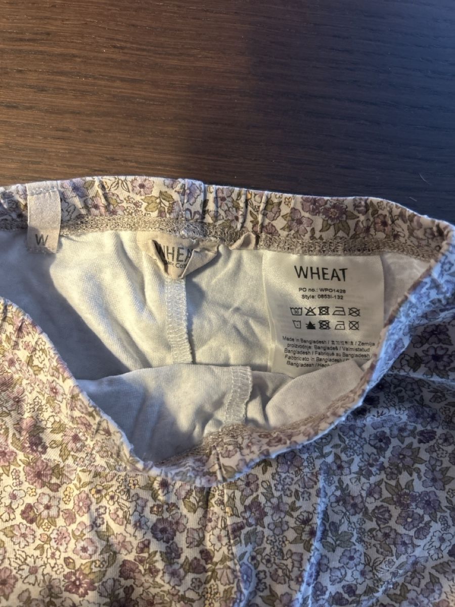 Wheat Calze & Collant: Lila Blümchen Leggings Wheat Gr 104 – Usato da Rifferswil venduto da nahug 1