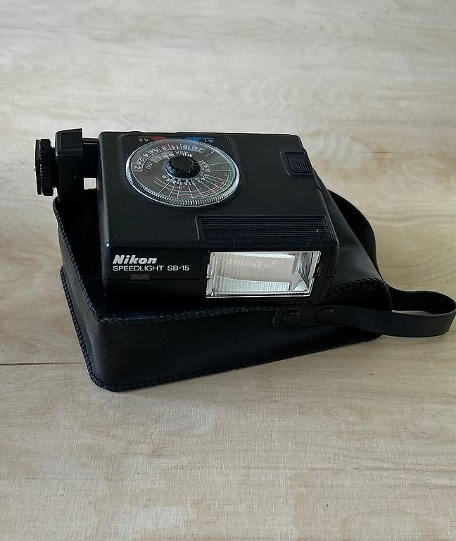 Nikon Flash: Nikon Speedlight SB-15 Blitzgerät – Usato da Solothurn venduto da salo__me