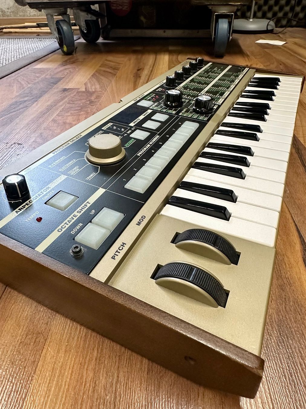 Korg Instruments de musique: Korg MicroKORG – D'occasion à Zug par Keptnace 2