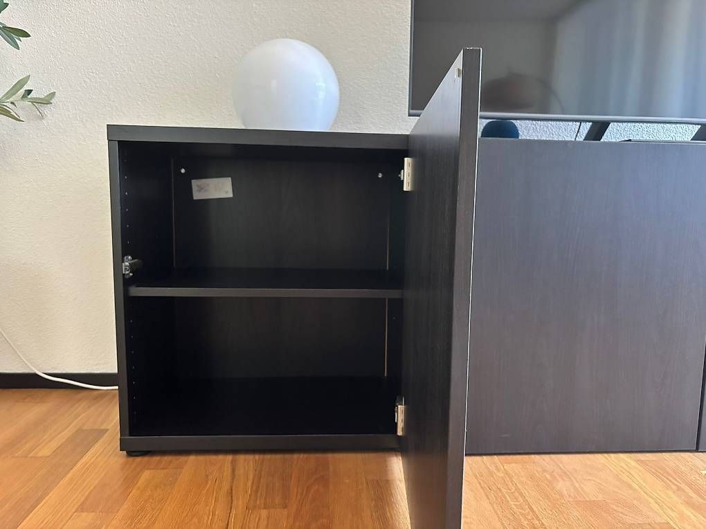 Cassettiere: Ikea Sideboard Besta / Schwarzbraun – Usato da Sulgen venduto da Stpens 1