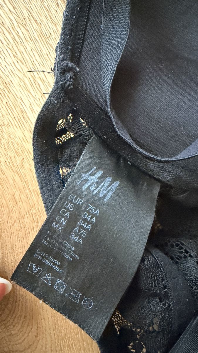 H&M Altra biancheria intima: Schwarzer Spitzen-Balkonette-BH 75A – Usato da Glarus venduto da lindabene 2