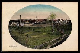 AK Kerzers, Ortsansicht mit Kirche und Wiese