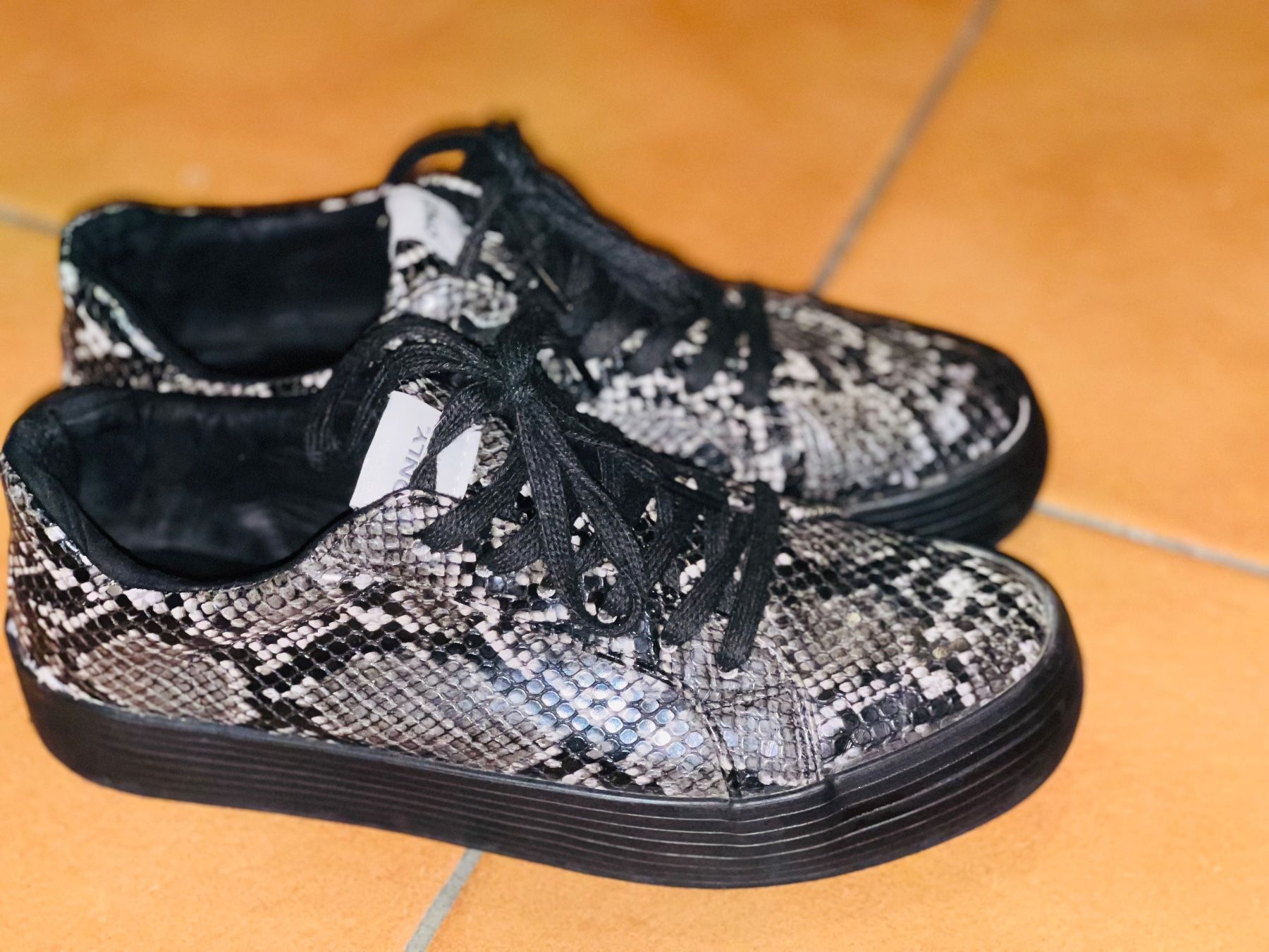 Damenschuhe: Bellissime scarpe – Gebraucht aus Bellinzona von bul_mvy5
