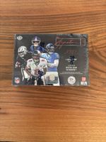 Topps NFL 2025 Signature Class Hobby Box
