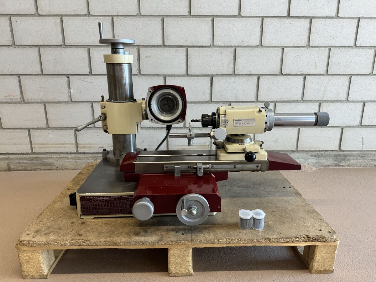 Tutte le macchine: Affûteuse d'outils Falcon, année 1987 – Usato da Aarberg venduto da SNMachines
