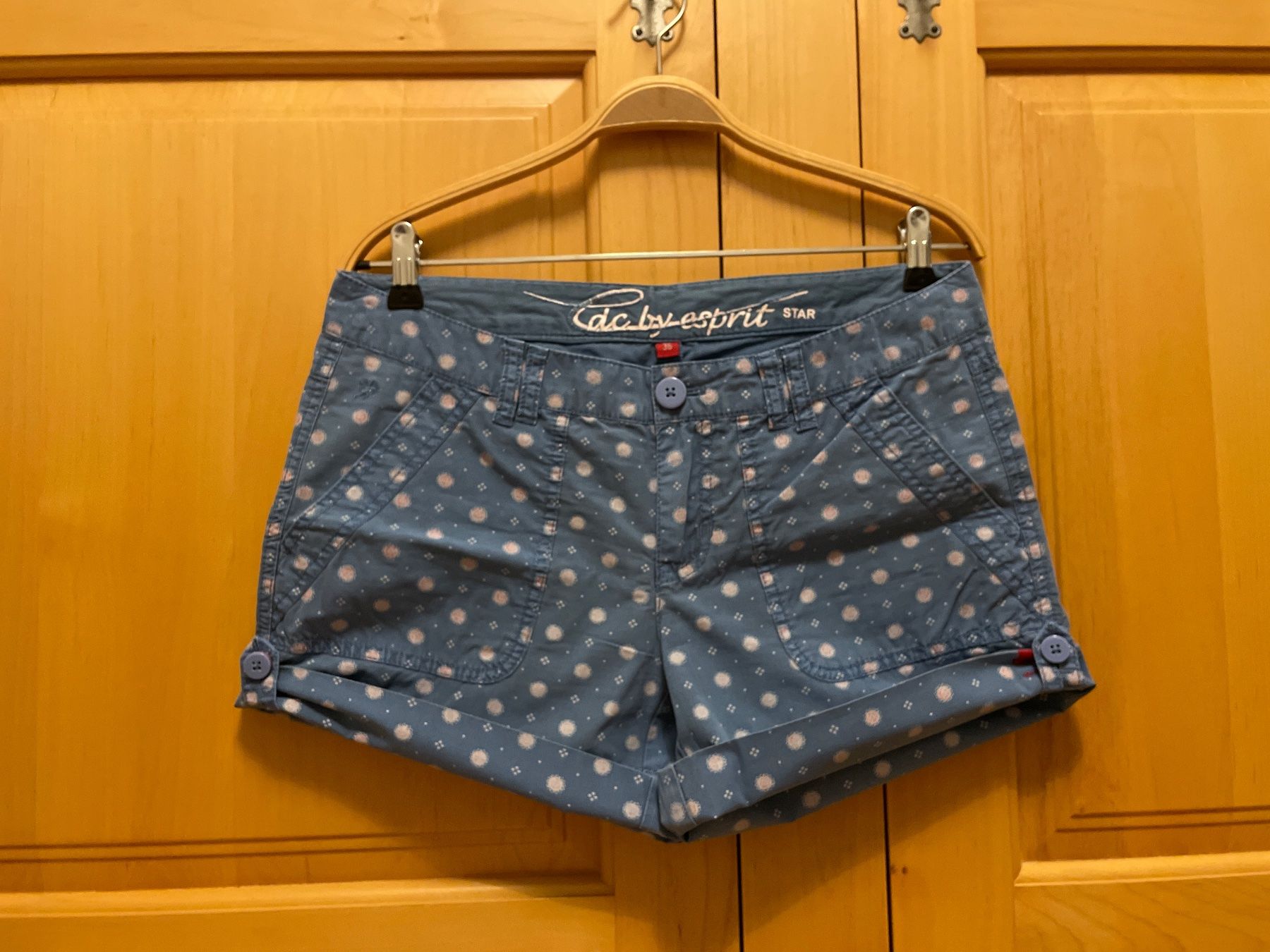 Esprit Pantaloni: Shorts von edc by Esprit – Nuovo e nell'imballaggio originale da Meggen venduto da BertaundAnton 3