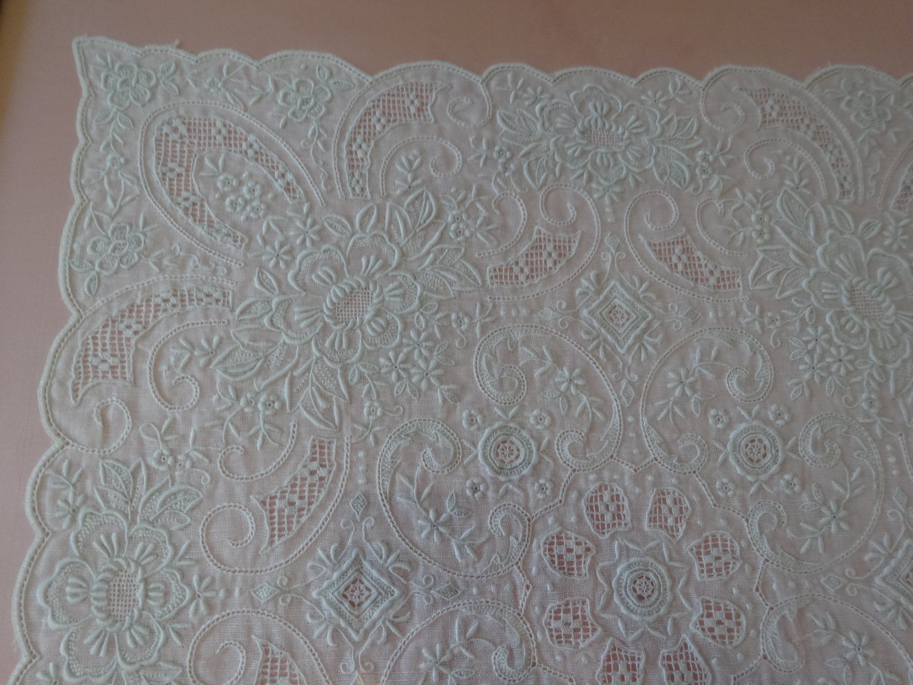 Toutes les décorations: 2 extraordinaires broderies – Neuf avec emballage d'origine à Biel/Bienne par milamila02 5