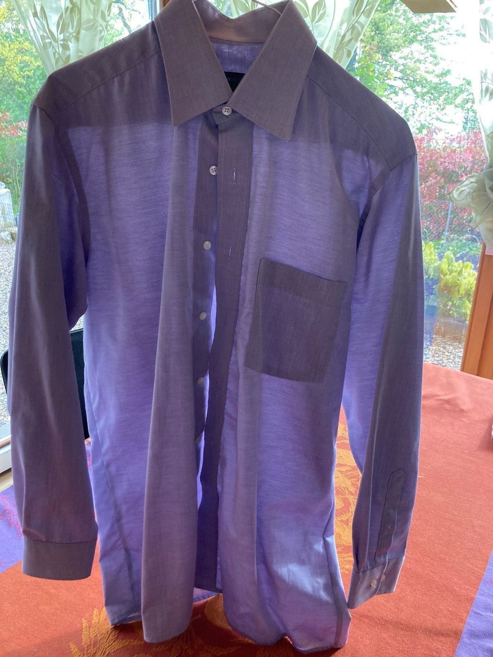 Hemden, T-Shirts & Polos: Schönes Hemd Gr 38 ab 1.- ! – Gebraucht aus Châbles FR von Tunturi7