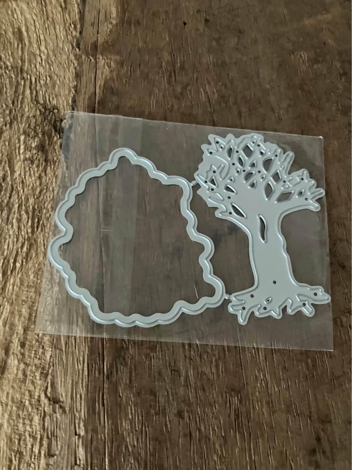 Sciablone: Neues Stanzschablonenset kleiner Baum mit Krone – Nuovo e nell'imballaggio originale da Effretikon venduto da wenuss 1