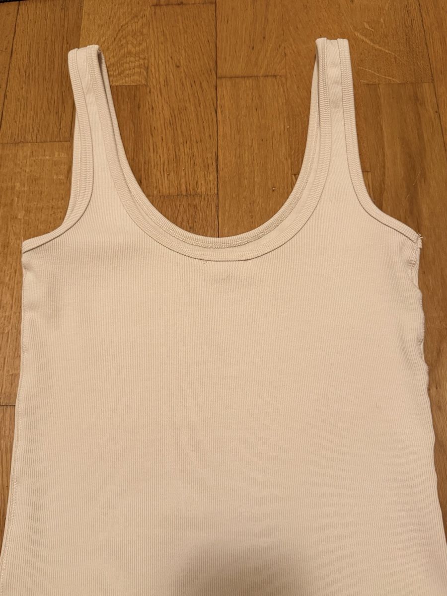 Zara Tops: Basic Top von Zara. Grösse S. Neu. Nie getragen.  – Neuf (Voir description) à Adliswil par StephanieAnnina 6