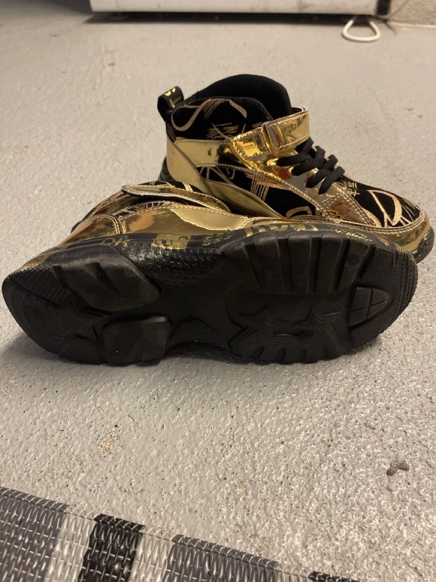 Scarpe per ragazzi: Schuhe kaum getragen  – Nuovo (secondo la descrizione) da Hindelbank venduto da Silya1 1