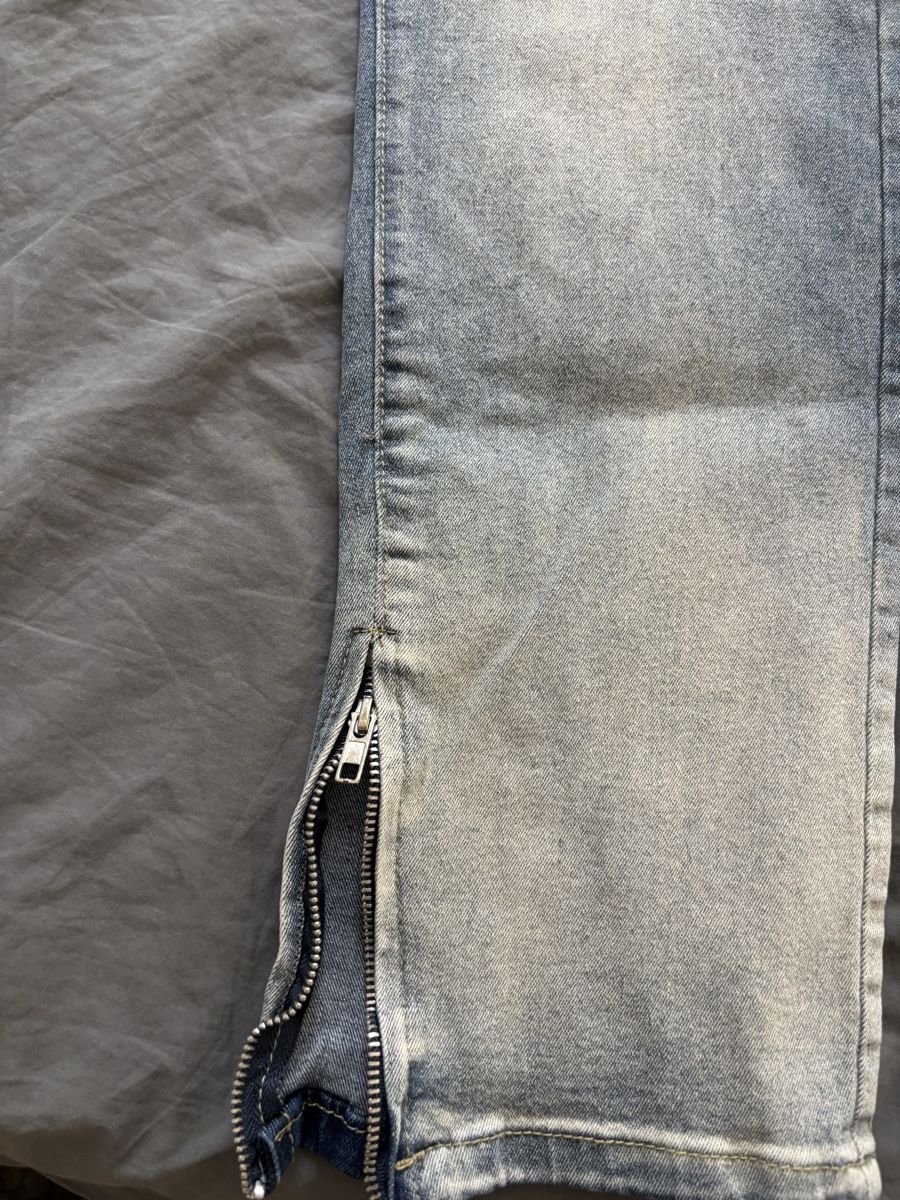 Jeans: jeans avec ouverture en bas – Nuovo (secondo la descrizione) da Les Acacias venduto da vic_vw7s 1