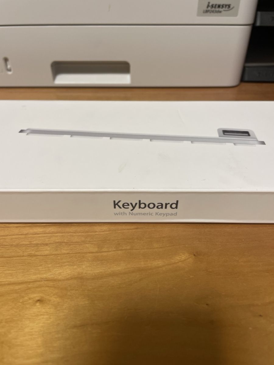 Apple Claviers: Apple Keyboard with Numeric Keypad in Original Box – D'occasion à Pontresina par jul_k6nd 1