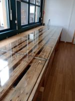 Tisch aus Europallet und Massivglas