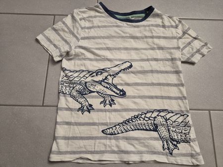 T-Shirt, Gr. 135, sehr guter Zustand!!!