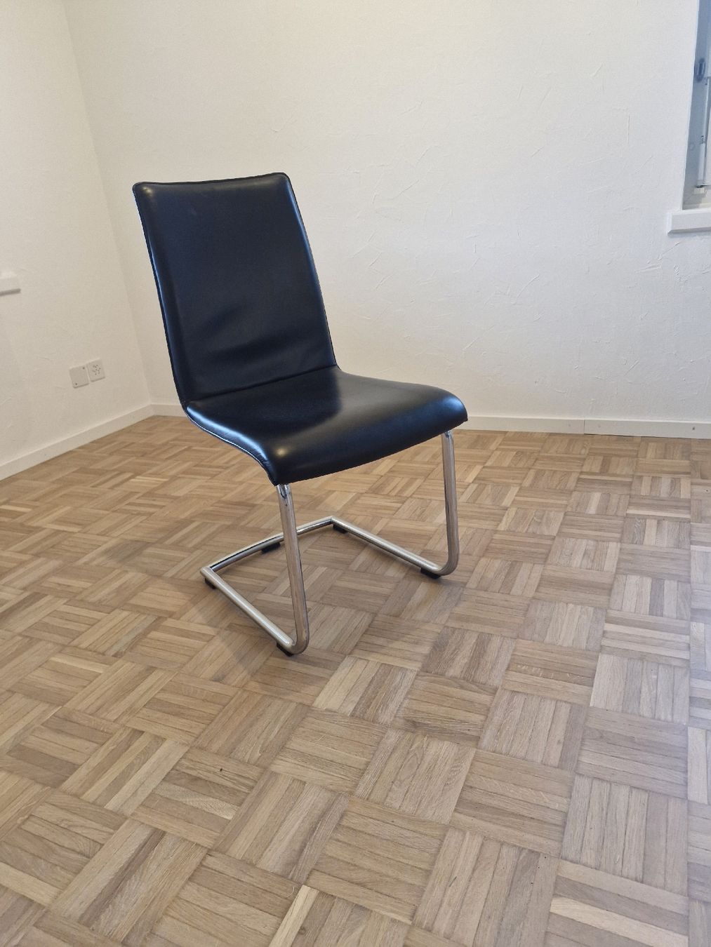 Stühle: 8 Esszimmerstühle – Gebraucht aus Freienbach von Rogerwei
