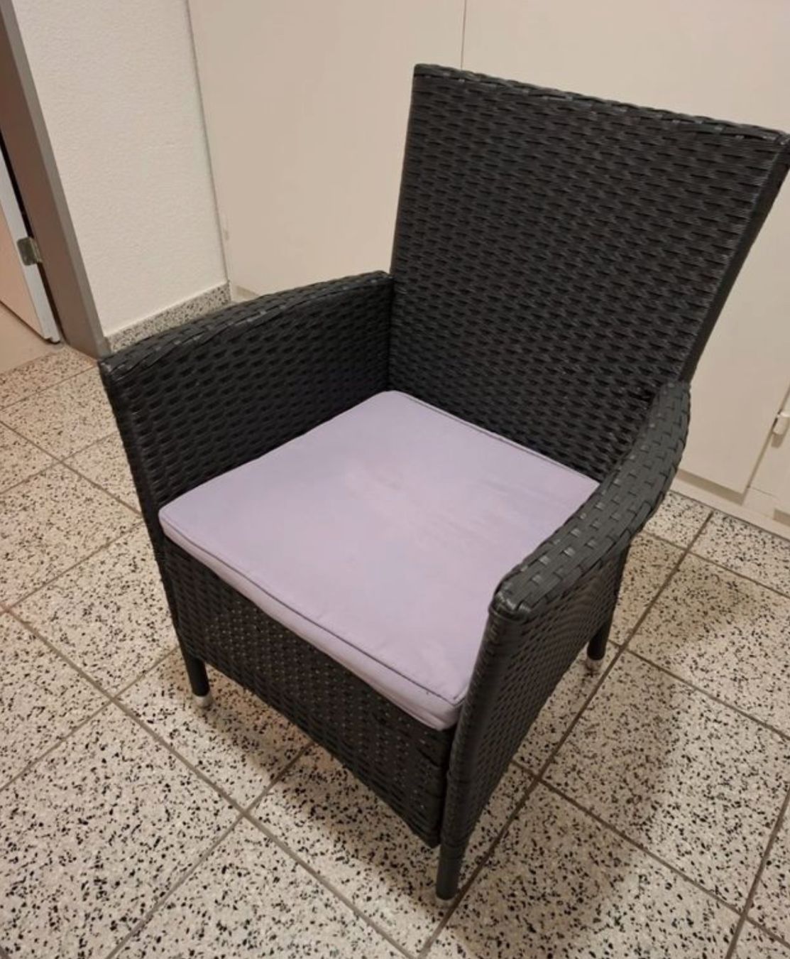 Set de table et chaises: Gartentisch mit 6 Stühlen Polyrattan. – D'occasion à Dübendorf par eva_fb5z 4