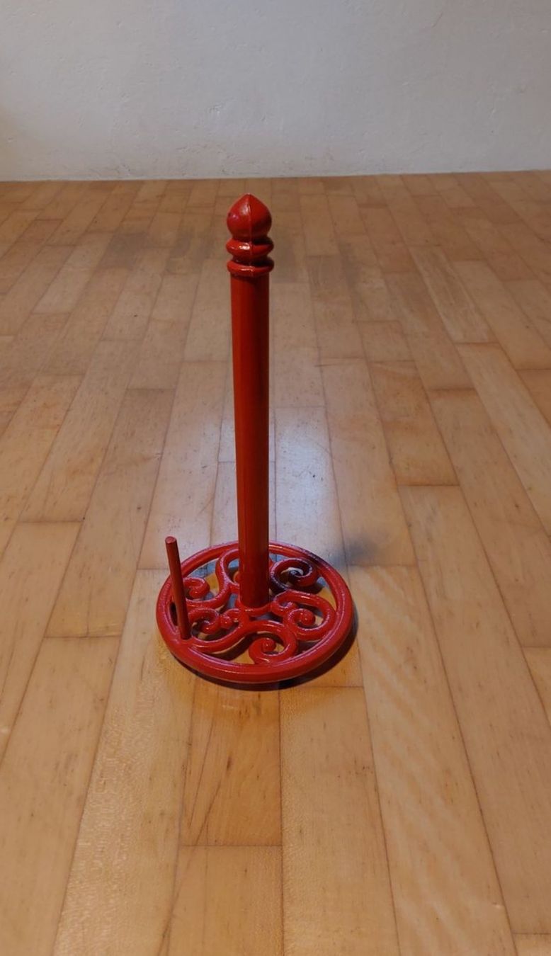 Altro per la casa: Roter, gusseiserner Küchenrollenhalter, Retro Look – Usato da Oberentfelden venduto da ana_s526