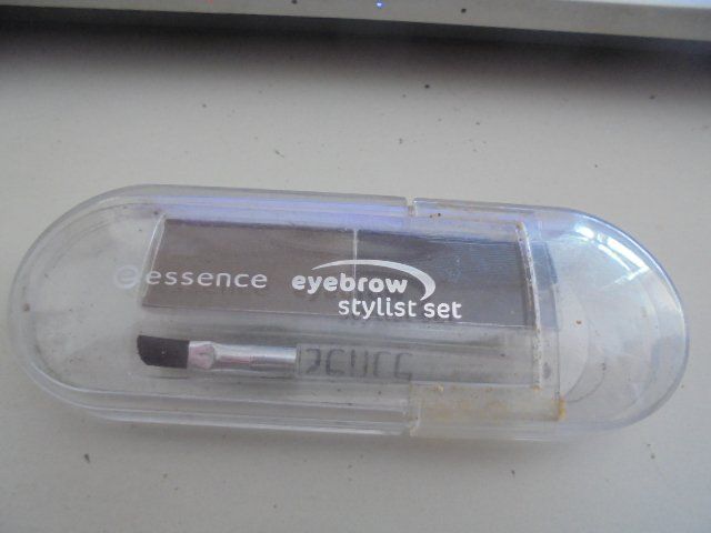 Make-up: EYEBROW stylist set braun essence – Neu (gemäss Beschreibung) aus Hinwil von Glasperlen