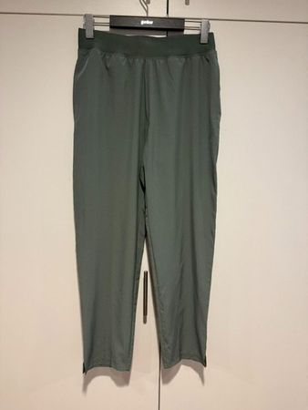 Leicht elastische dünne Sporthose ***NEU*** 💚💚💚