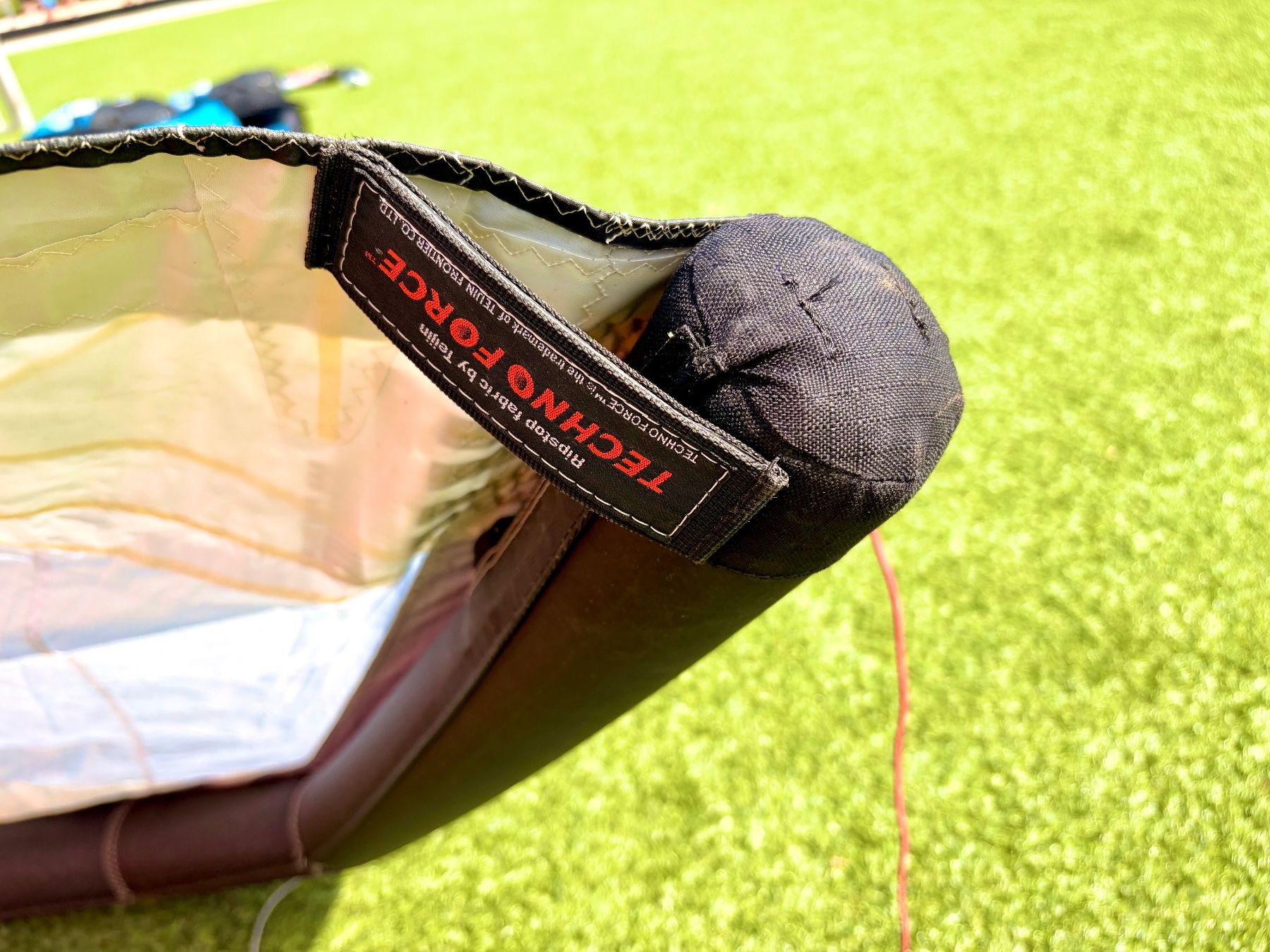 Ozone Aquilone: Kite OZONE REO V4 in 9m2 – Usato da Richterswil venduto da Traemlis 3