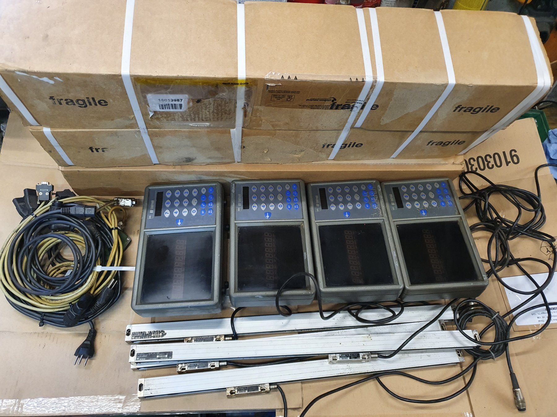 Altro per industria metallurgica: Digitalanzeigen/Lineale RSF Elektronik – Usato da Zermatt venduto da Heinrich6631
