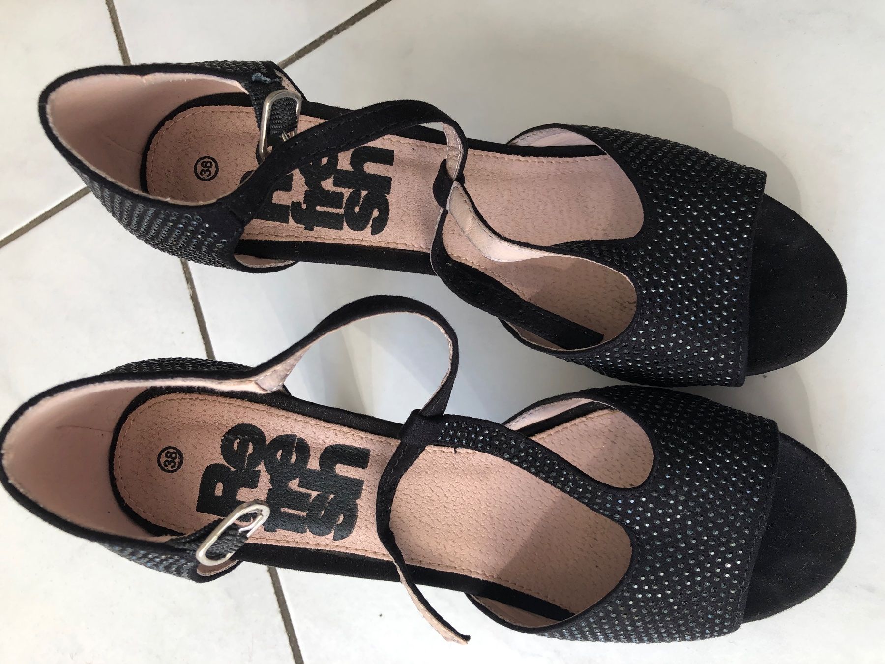 Damenschuhe: Sandaletten Gr 38 – Gebraucht aus Zell ZH von Guffos 1