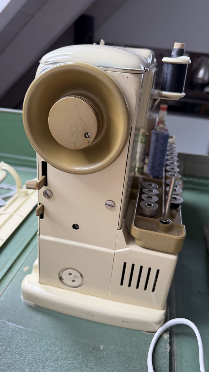 Bernina Macchine da cucire: Bernina 730 Record Oldtimer Nähmaschine- Vintage! – Usato da Bubikon venduto da piznuna 1