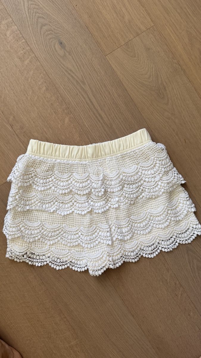 Pantaloni: Spitzenshorts gestrickt Grösse S – Usato da Steinhausen venduto da inmumi